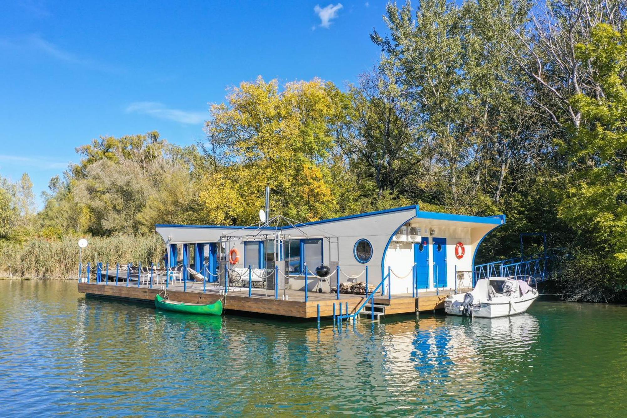 Ocarujuci Houseboat Na Dunaji Bratislava Exterior foto